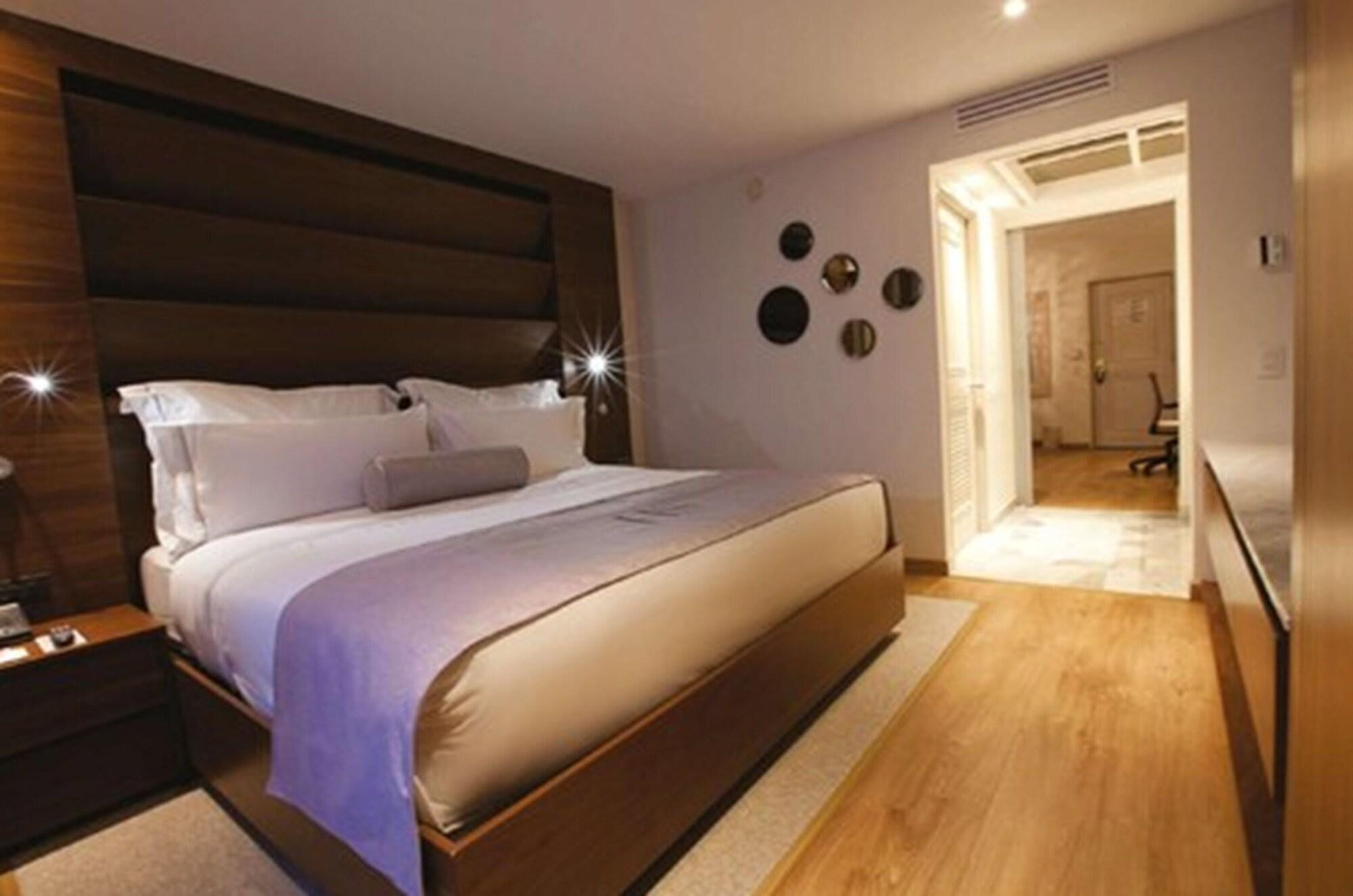 Hs Hotsson Hotel Леон Екстериор снимка