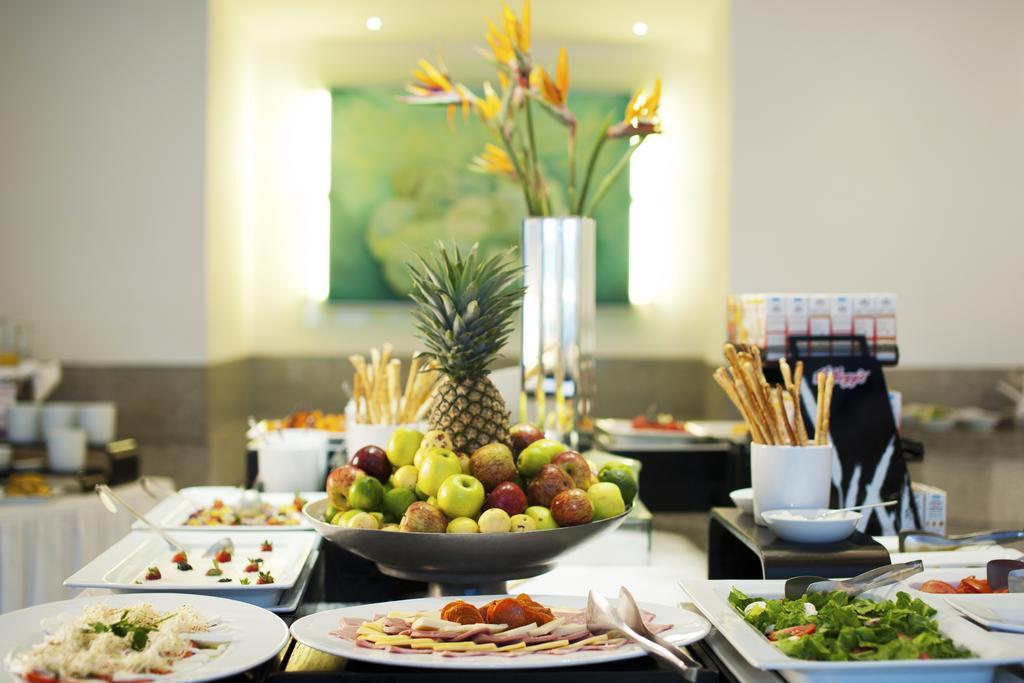 Hs Hotsson Hotel Леон Екстериор снимка